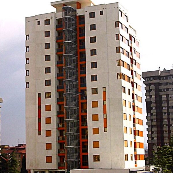 Edificios “Torres Jovellanos” de 96 viviendas, Locales y Garaje