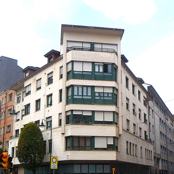 Edificio de Viviendas y Locales