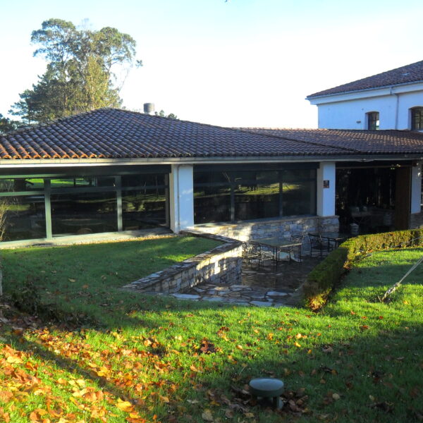 Ampliación del edificio de club social de Real Club de Golf de Castiello.