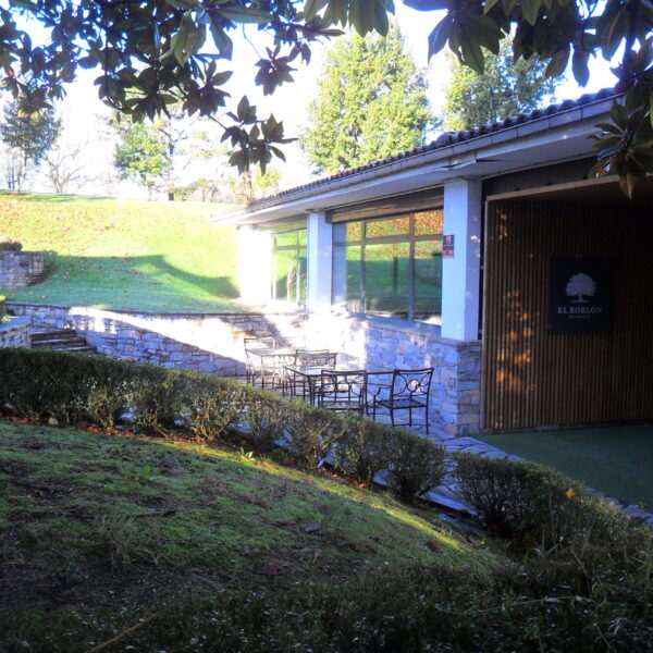 Ampliación del edificio de club social de Real Club de Golf de Castiello.